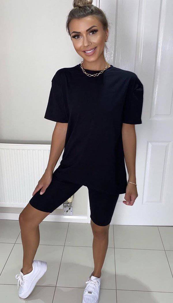 Oversized T-shirt and Shorts Set - Dressmedolly