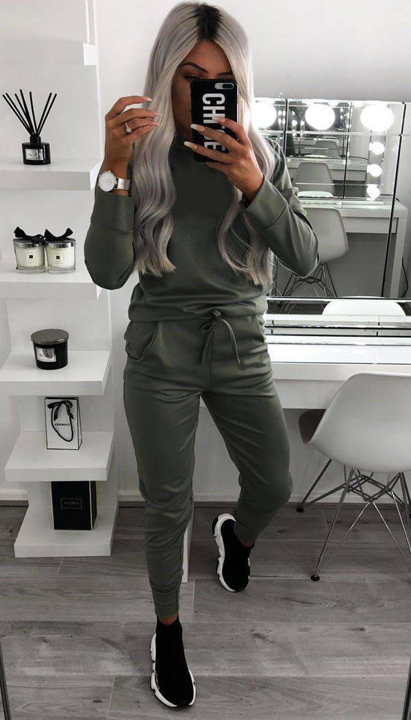 Long Sleeved Quality Plain Round Neck Tracksuit - Dressmedolly